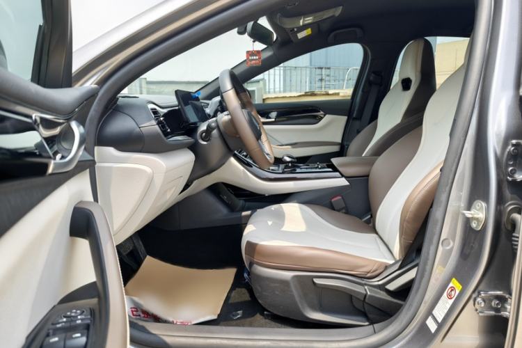 Used BYD Qin PLUS 2024 HONOR Edition DM-i 55KM Leading Model Interior 2