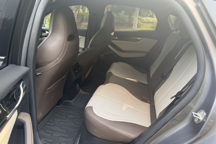 Used BYD Qin PLUS 2024 HONOR Edition DM-i 55KM Leading Model Interior 2