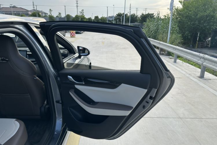 Used BYD Qin PLUS 2024 HONOR Edition DM-i 55KM Leading Model Interior 2