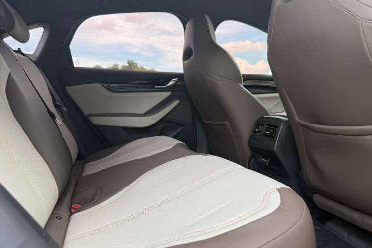Used BYD Qin PLUS 2024 HONOR Edition DM-i 55KM Leading Model Interior 3