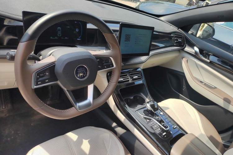 Used BYD Qin PLUS 2024 HONOR Edition DM-i 55KM Leading Model Interior 3