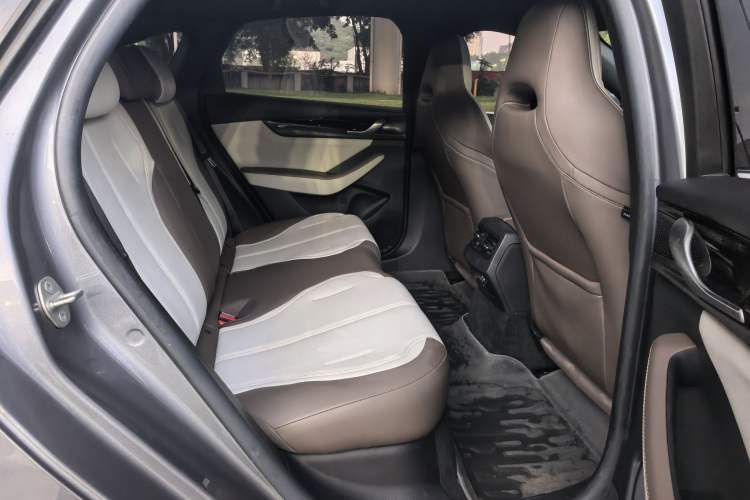 Used BYD Qin PLUS 2024 HONOR Edition DM-i 55KM Leading Model Interior 3