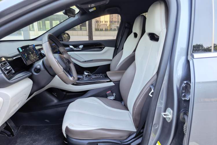 Used BYD Qin PLUS 2024 HONOR Edition DM-i 55KM Leading Model Interior 3