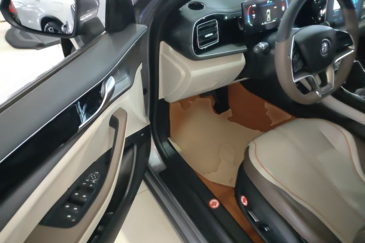 Used BYD Qin PLUS 2024 Honor Edition EV 510KM Excellence Model Interior 3