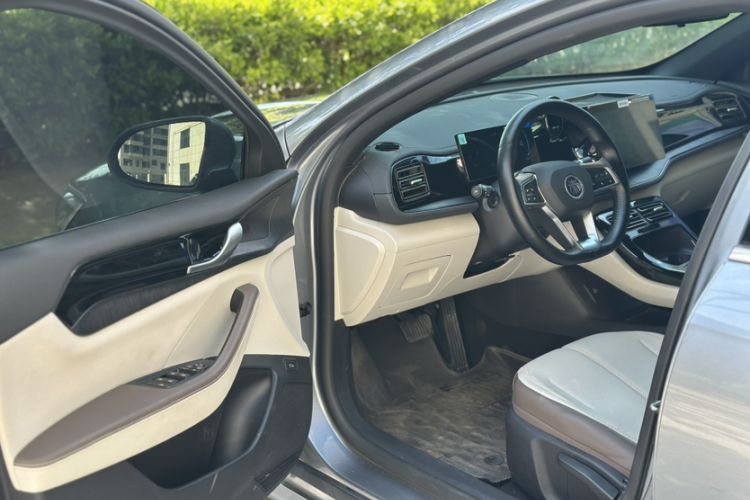 Used BYD Qin PLUS 2024 HONOR Edition DM-i 55KM Leading Model Interior 3