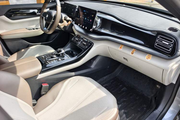 Used BYD Qin PLUS 2024 HONOR Edition DM-i 55KM Leading Model Interior 3
