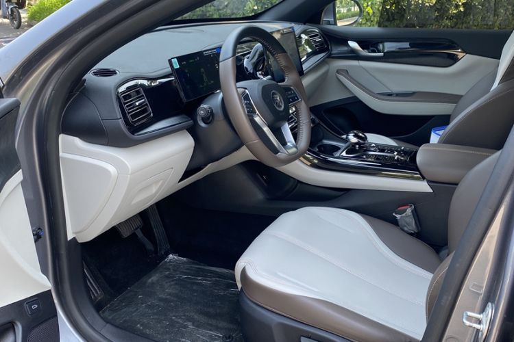Used BYD Qin PLUS 2024 HONOR Edition DM-i 55KM Leading Model Interior 3