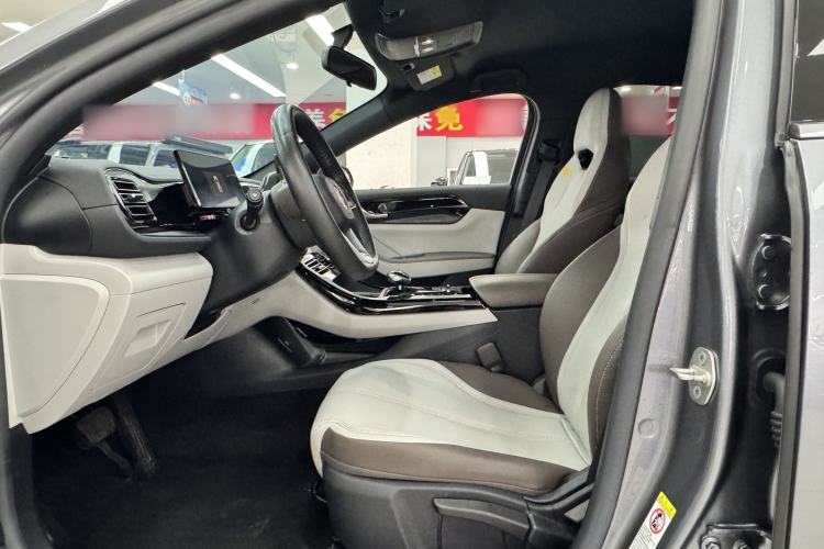 Used BYD Qin PLUS 2024 HONOR Edition DM-i 55KM Leading Model Interior 3