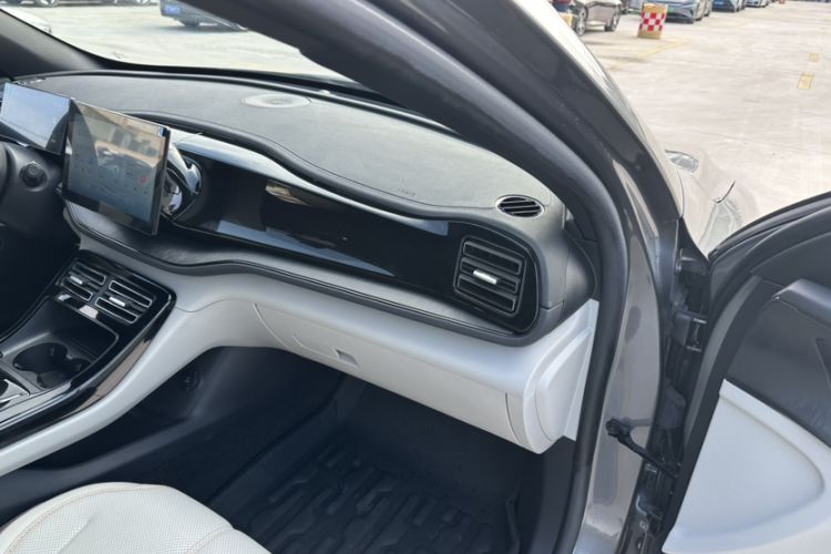 Used BYD Qin PLUS 2024 HONOR Edition DM-i 55KM Leading Model Interior 3