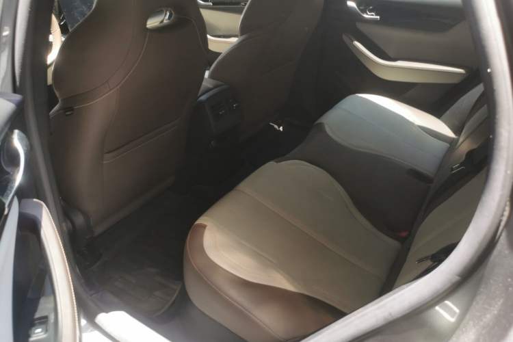 Used BYD Qin PLUS 2024 HONOR Edition DM-i 55KM Leading Model Interior 4