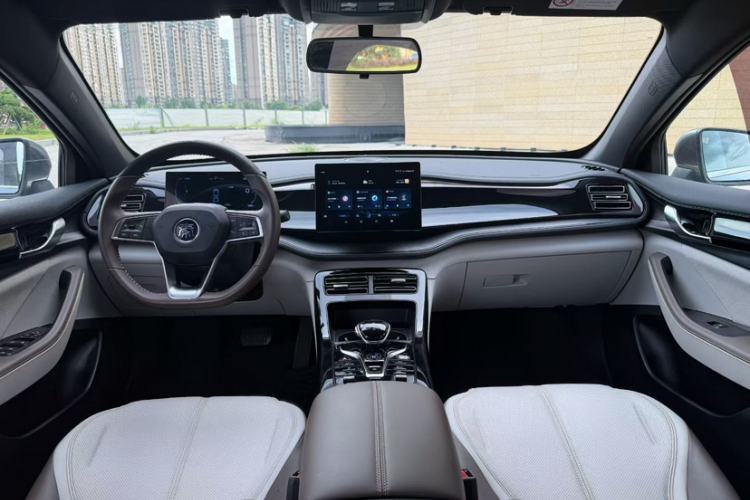 Used BYD Qin PLUS 2024 HONOR Edition DM-i 55KM Leading Model Interior 4