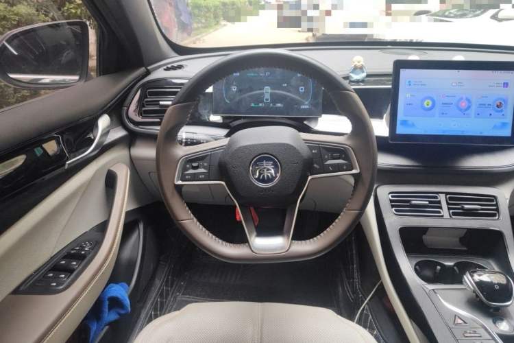 Used BYD Qin PLUS 2024 HONOR Edition DM-i 55KM Leading Model Interior 4