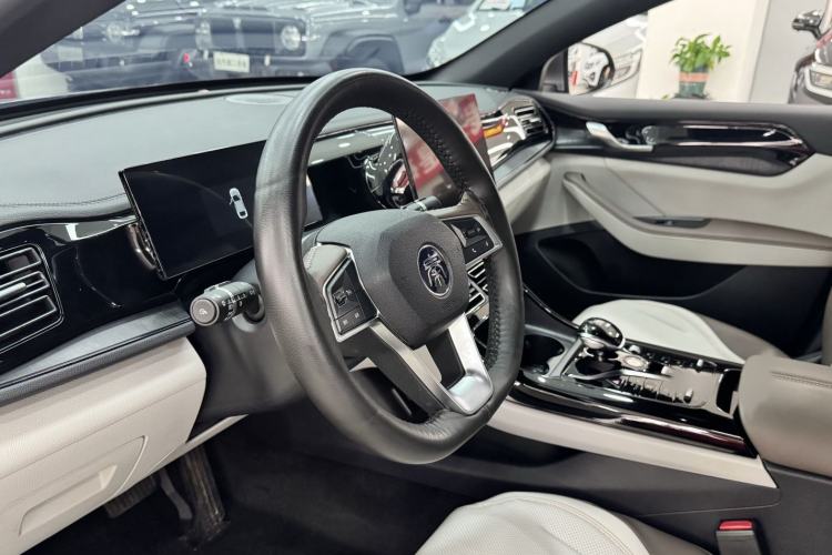 Used BYD Qin PLUS 2024 HONOR Edition DM-i 55KM Leading Model Interior 4