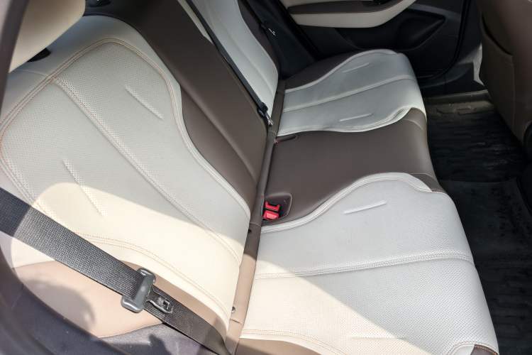 Used BYD Qin PLUS 2024 HONOR Edition DM-i 55KM Leading Model Interior 6