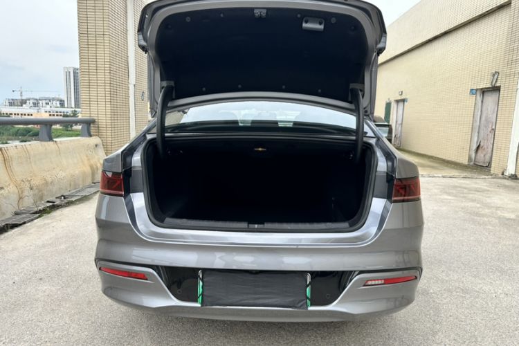 Used BYD Qin PLUS 2024 HONOR Edition DM-i 55KM Leading Model Interior 6