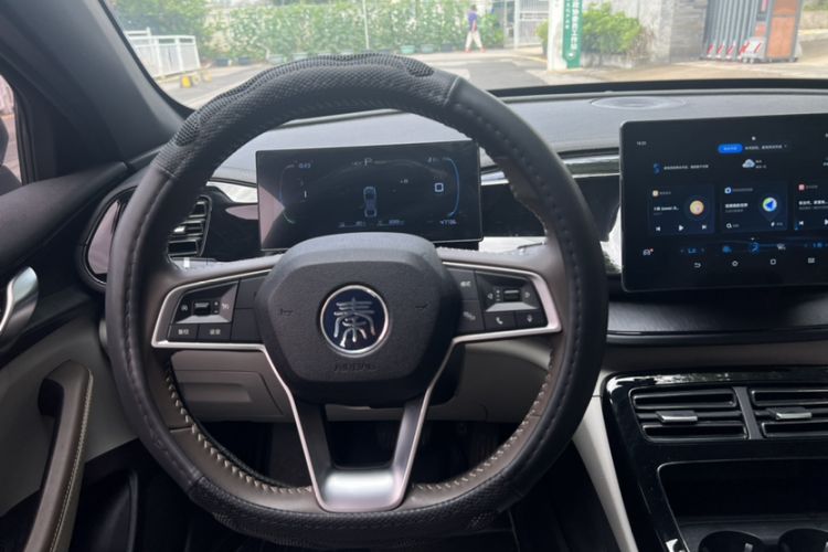 Used BYD Qin PLUS 2024 HONOR Edition DM-i 55KM Leading Model Interior 6