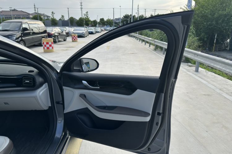 Used BYD Qin PLUS 2024 HONOR Edition DM-i 55KM Leading Model Interior 7