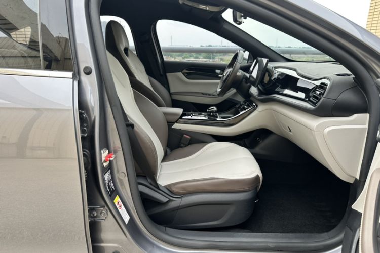 Used BYD Qin PLUS 2024 HONOR Edition DM-i 55KM Leading Model Interior 8