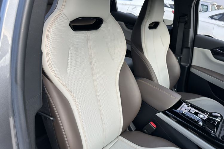 Used BYD Qin PLUS 2024 HONOR Edition DM-i 55KM Leading Model Interior 9