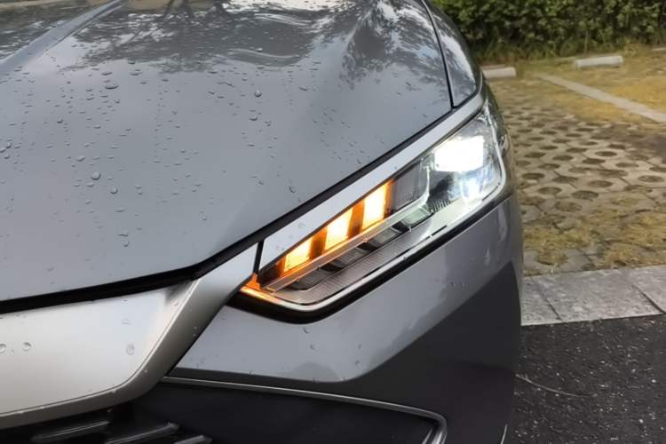 Used BYD Qin PLUS 2024 HONOR Edition DM-i 120KM Beyond Model Left Front Headlight