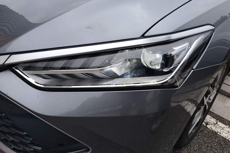 Used BYD Qin PLUS 2024 HONOR Edition DM-i 120KM Excellence Model Left Front Headlight