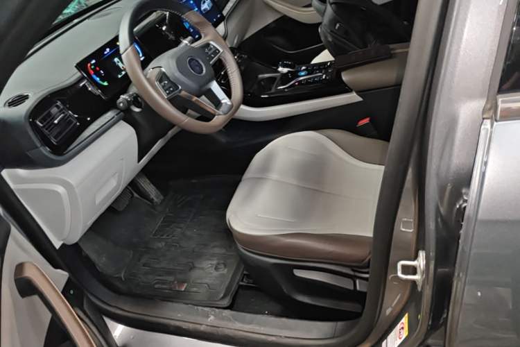 Used BYD Qin PLUS 2024 HONOR Edition DM-i 55KM Leading Model Left Front Seat