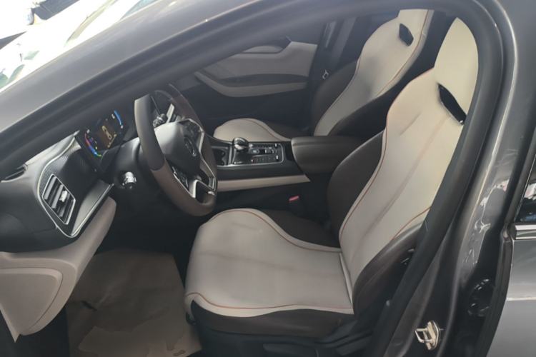 Used BYD Qin PLUS 2024 Honor Edition EV 510KM Leading Model Left Front Seat