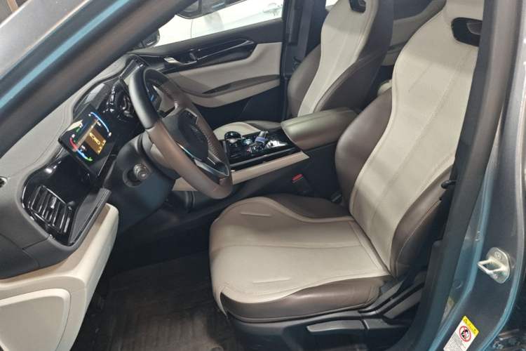 Used BYD Qin PLUS 2024 HONOR Edition DM-i 55KM Leading Model Left Front Seat