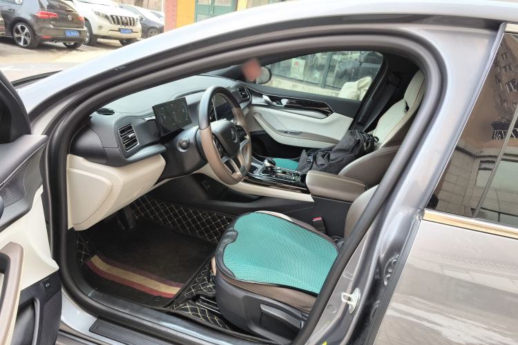 Used BYD Qin PLUS 2024 Honor Edition EV 510KM Leading Model Left Front Seat