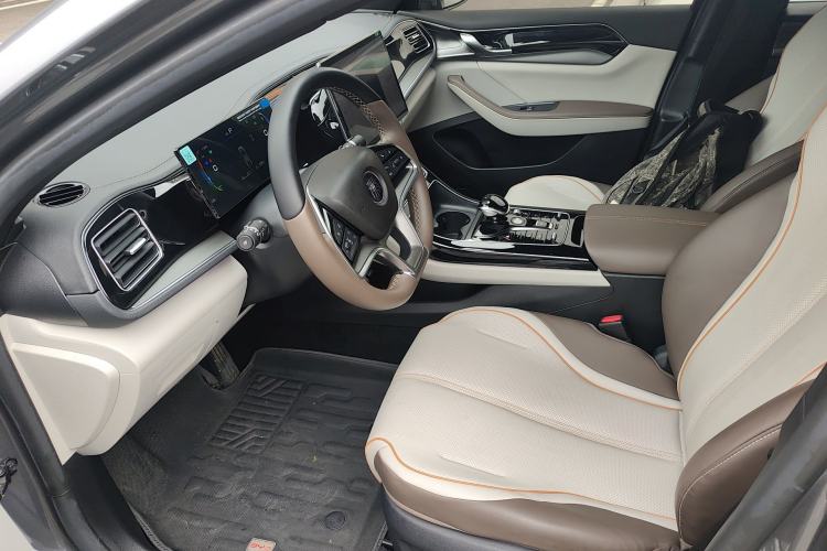 Used BYD Qin PLUS 2024 HONOR Edition DM-i 120KM Excellence Model Left Front Seat