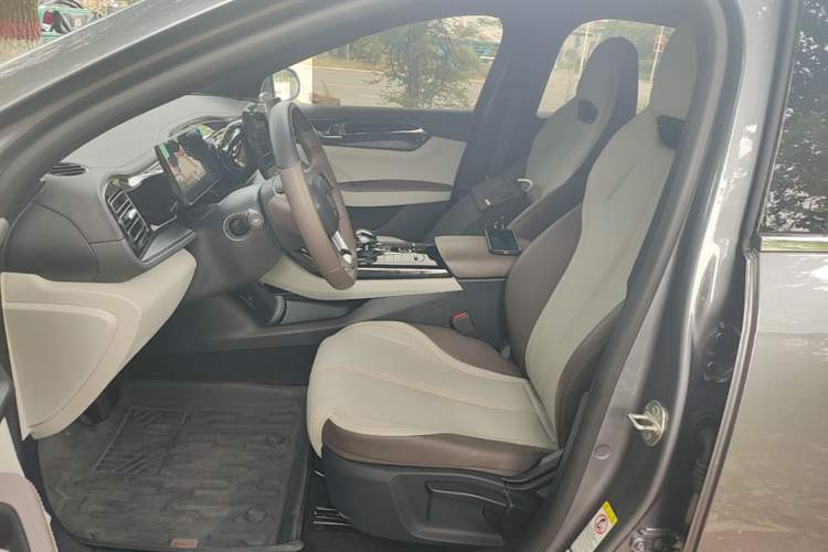 Used BYD Qin PLUS 2024 HONOR Edition DM-i 55KM Leading Model Left Front Seat