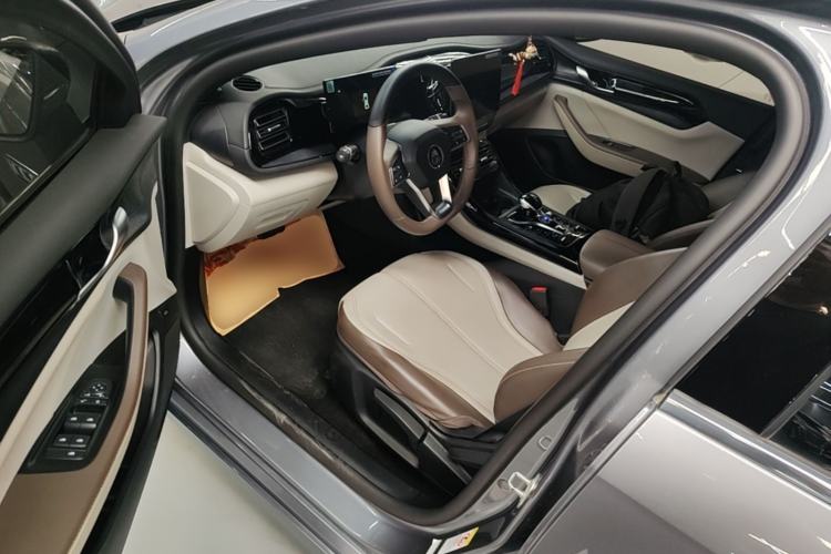Used BYD Qin PLUS 2024 HONOR Edition DM-i 55KM Leading Model Left Front Seat