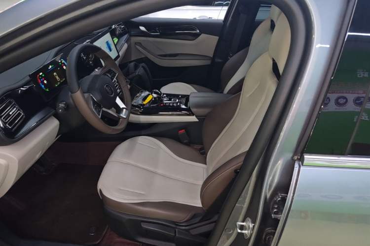 Used BYD Qin PLUS 2024 HONOR Edition DM-i 55KM Leading Model Left Front Seat