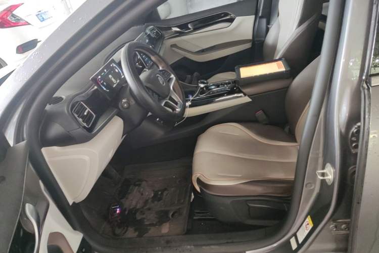 Used BYD Qin PLUS 2024 Honor Edition EV 510KM Leading Model Left Front Seat