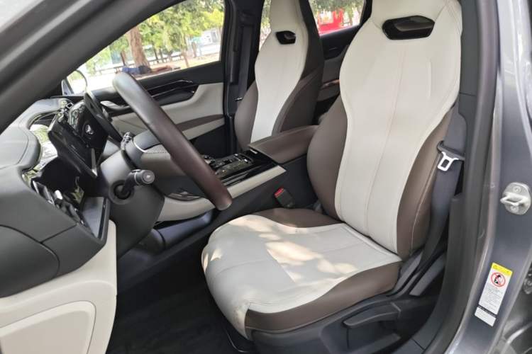 Used BYD Qin PLUS 2024 HONOR Edition DM-i 55KM Leading Model Left Front Seat