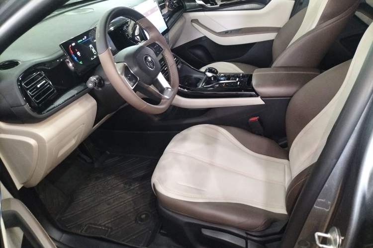 Used BYD Qin PLUS 2024 HONOR Edition DM-i 55KM Leading Model Left Front Seat