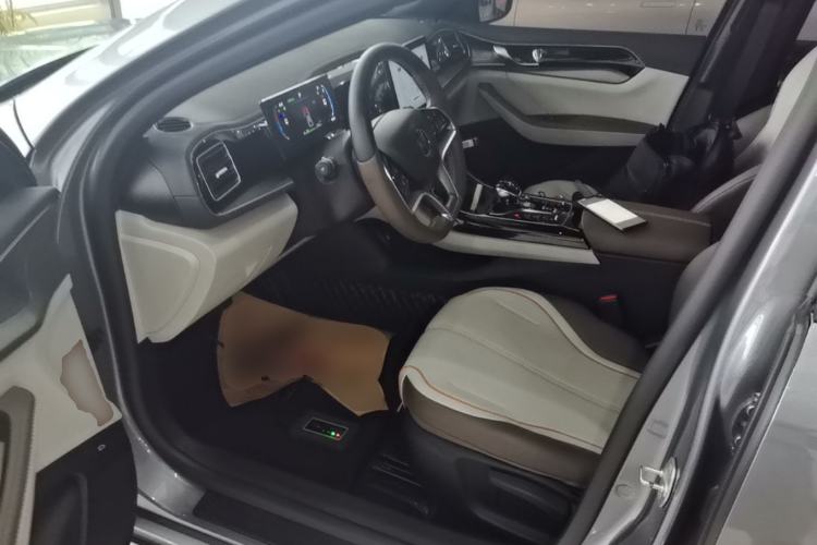 Used BYD Qin PLUS 2024 Honor Edition EV 420KM Leading Model Left Front Seat
