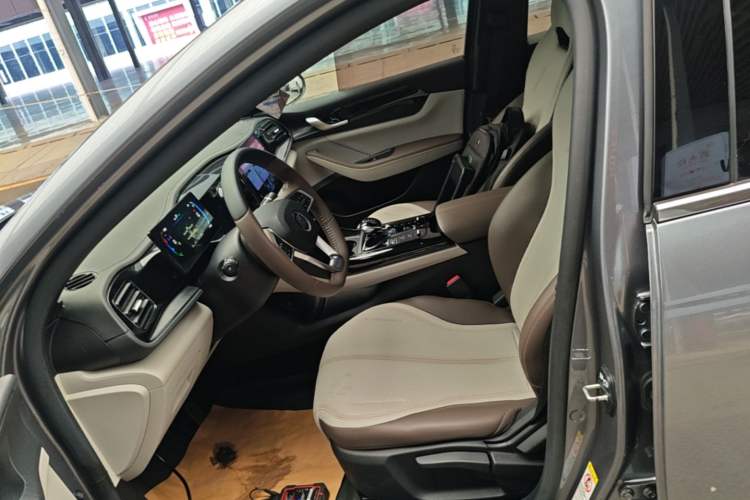 Used BYD Qin PLUS 2024 HONOR Edition DM-i 55KM Leading Model Left Front Seat