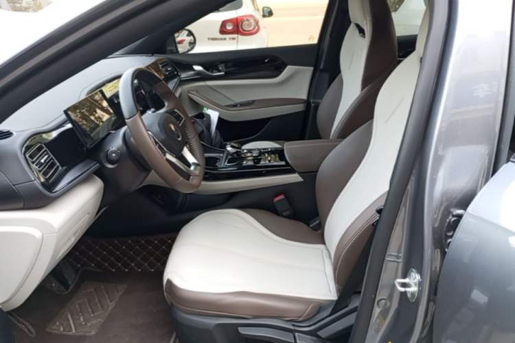 Used BYD Qin PLUS 2024 HONOR Edition DM-i 55KM Leading Model Left Front Seat