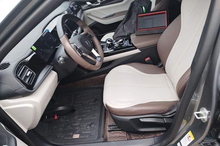 Used BYD Qin PLUS 2024 HONOR Edition DM-i 55KM Leading Model Left Front Seat