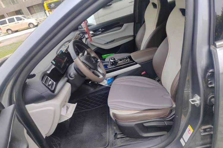 Used BYD Qin PLUS 2024 Honor Edition EV 420KM Leading Model Left Front Seat