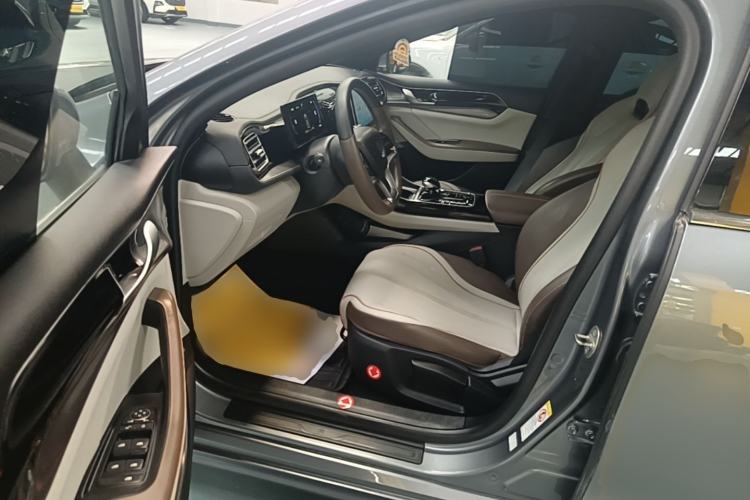 Used BYD Qin PLUS 2024 Honor Edition EV 510KM Leading Model Left Front Seat