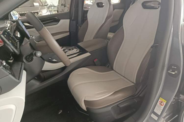 Used BYD Qin PLUS 2024 HONOR Edition DM-i 55KM Leading Model Left Front Seat