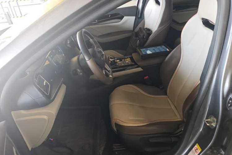 Used BYD Qin PLUS 2024 Honor Edition EV 420KM Leading Model Left Front Seat