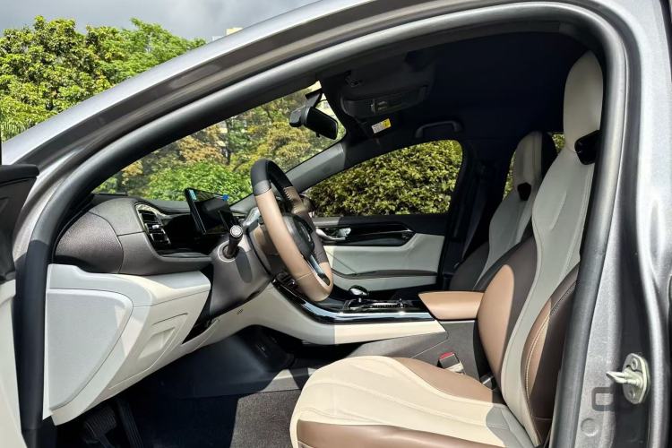 Used BYD Qin PLUS 2024 HONOR Edition DM-i 55KM Leading Model Left Front Seat