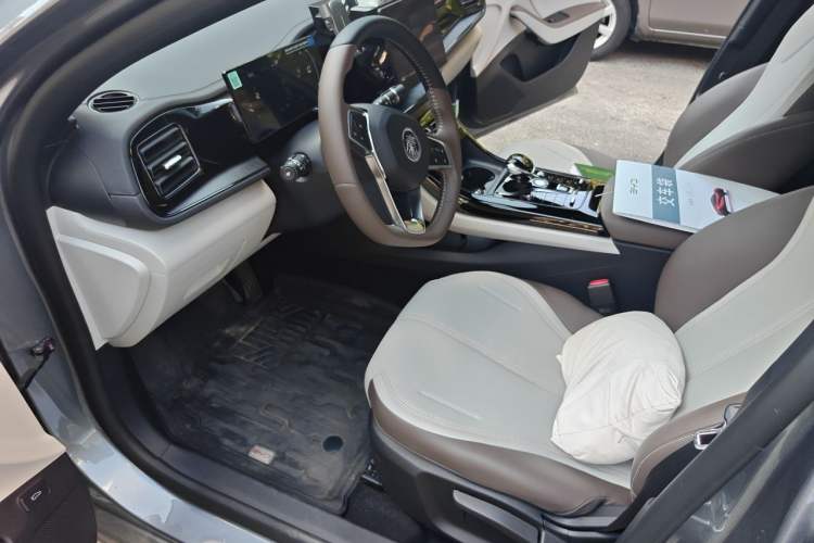 Used BYD Qin PLUS 2024 HONOR Edition DM-i 55KM Leading Model Left Front Seat