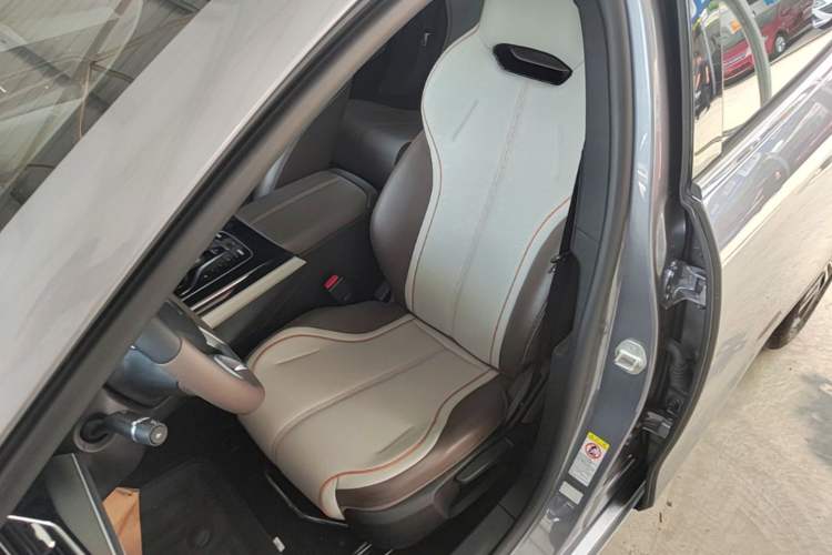 Used BYD Qin PLUS 2024 Honor Edition EV 420KM Leading Model Left Front Seat