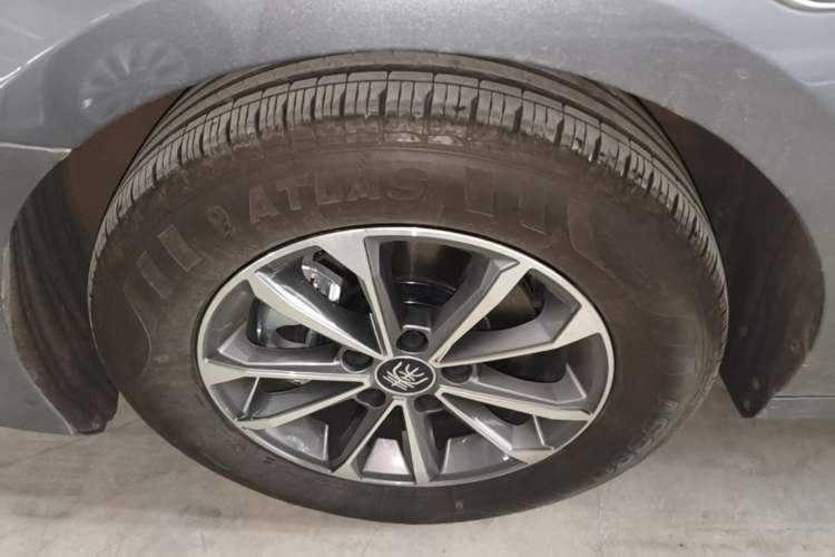 Used BYD Qin PLUS 2024 HONOR Edition DM-i 55KM Leading Model Left Front Wheel Hub