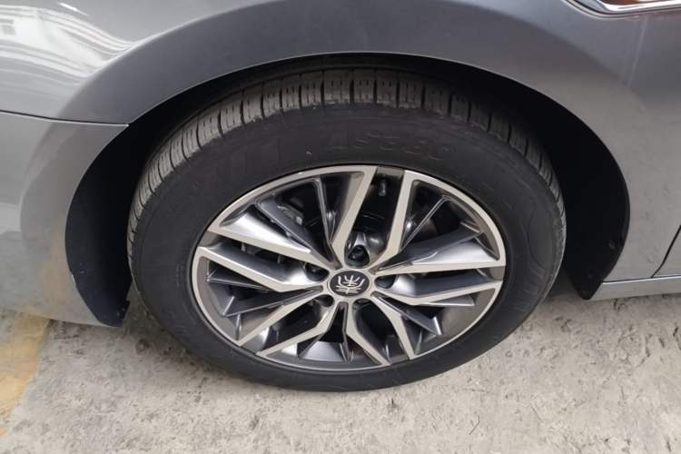 Used BYD Qin PLUS 2024 Honor Edition EV 420KM Beyond Model Left Front Wheel Hub