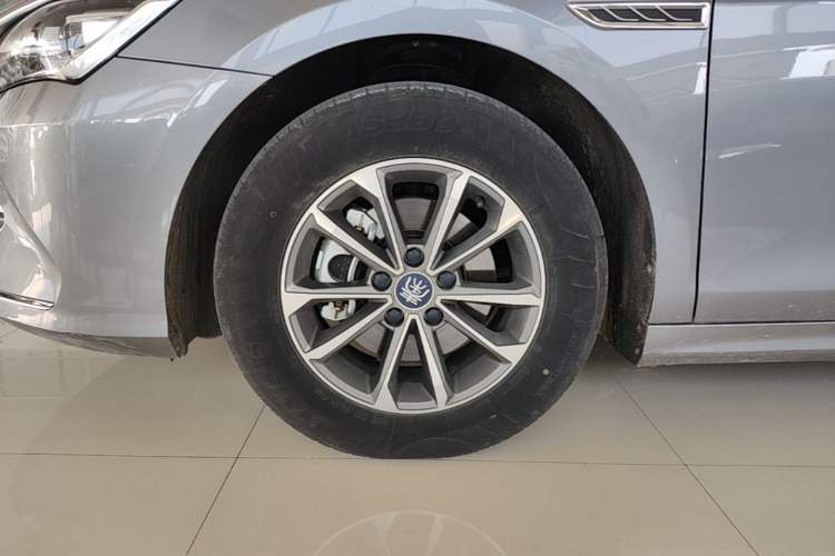 Used BYD Qin PLUS 2024 HONOR Edition DM-i 55KM Leading Model Left Front Wheel Hub